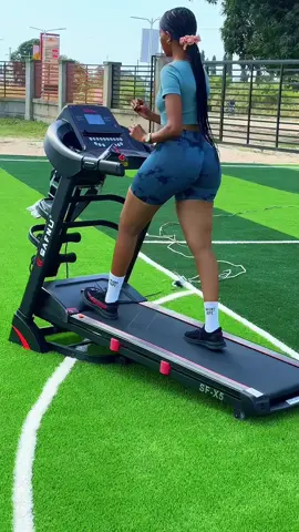 SAFNU X5 ni machine Bora  yenye sehemu pana ya kufanyia mazoezi . Inabeba mpaka mtu wa 150kg  Inasoma Steps, inakwenda Speed mpaka 16km/hr  Ina massage na incline Ina absorption support bord kulinda maumivu ya magoti wakati wa mazoezi kutokana na uzito au maradhi mbali mbali Ina sehemu ya kufanyia mazoezi ya tumbo Ipo kwenye offer ya wiki hii kutoka 2,800,000 utaipata kwa  2,490,000 Tupigie 0718327776 0758728258