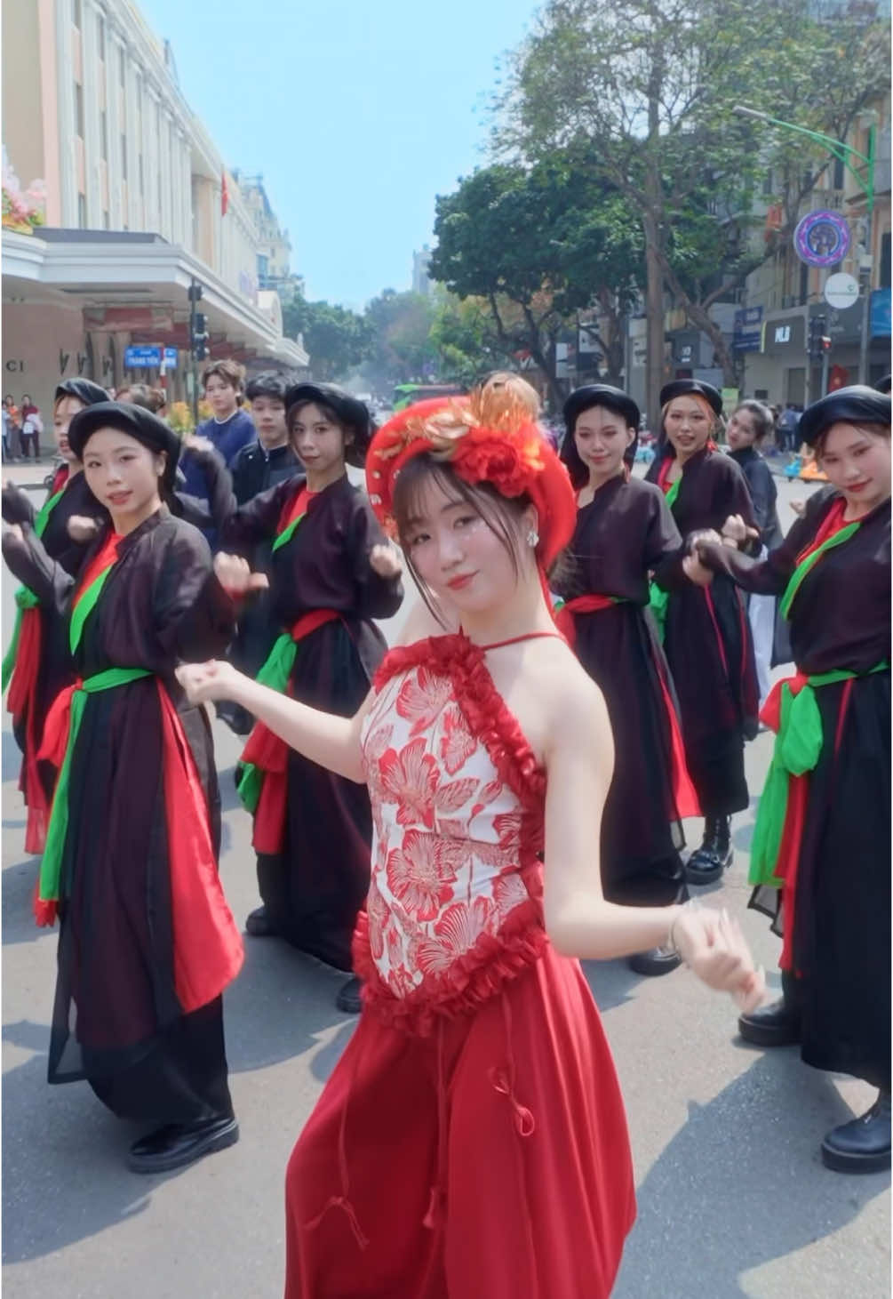 2 bạn 99 Kỷ Mão cover Bắc Bling 😽 @linh @Jane #bacbling @Hoà Minzy #hoaminzy #xuanhinh #dance #phodibo 
