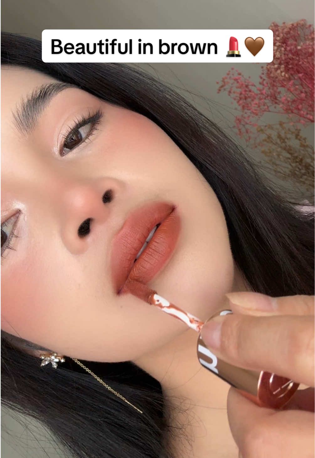Beautiful in brown shade but only 100+?? Go get it!! 💄🤎  #otwoo #otwoophbeauty #otwoolipstick #mattelipstick chocolate brown 