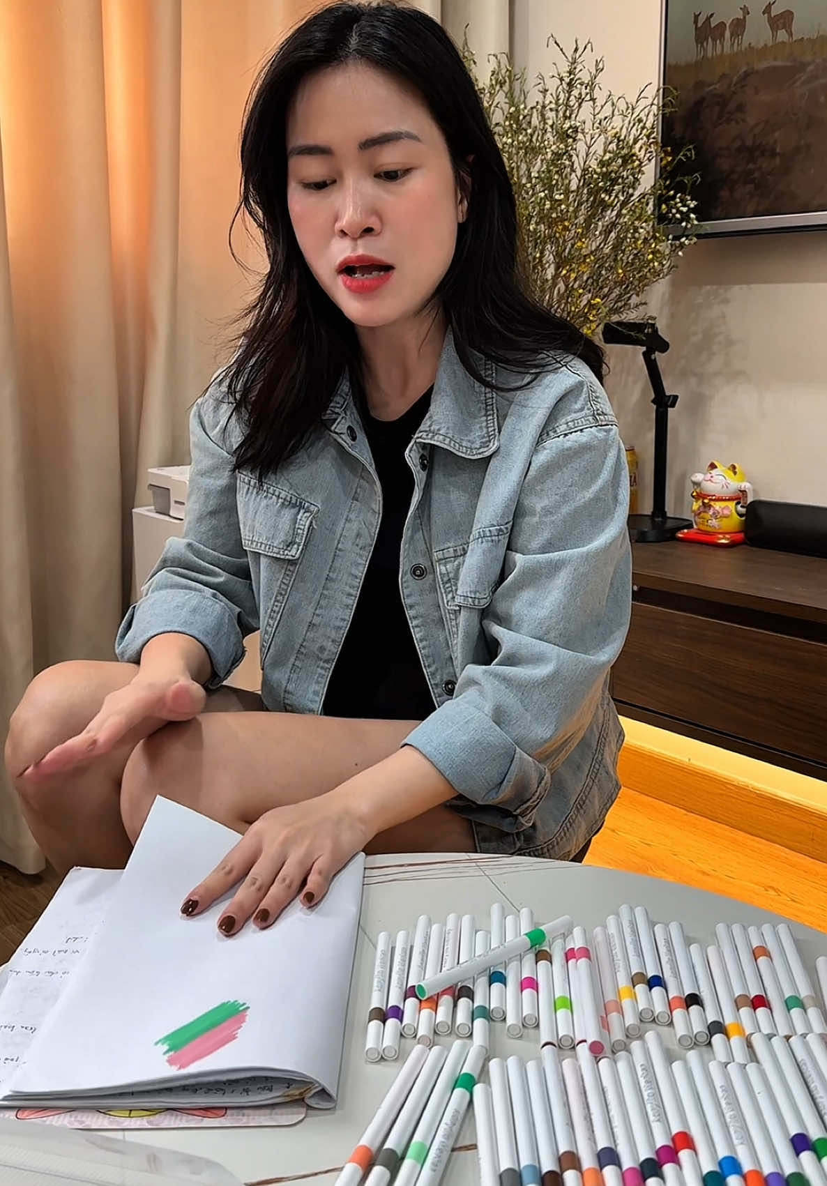 Hộp bút màu các con chơi thoải mái # butmau #mauacrylic 