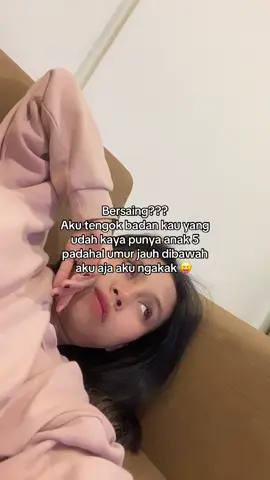 Kadang manusia bisa berkomentar tanpa melihat dirinya sendiri wkwkwk jangan kebanyakan istigfar kalo buat ngejulid mah 