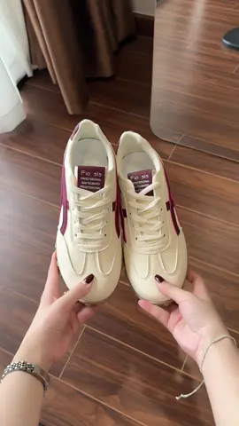 Giày xinh mà hết hàng liên tục mí bà ơi #giaydepxinh #giayxinhdihocdichoi #giayxinh #giaysneaker 