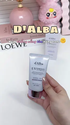Kem chống nắng tím nâng tone d'Alba #kemchongnang #kemchongnangnangtone #chamsocda #chamsocdamat #unboxing #review #xh #xhtiktok #xuhuong 