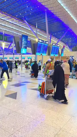 Back to Pakistan umrah done Alhumdulillah 🧿🤲🏻🥺#mashallah #madina #jeddaairport🇸🇦🇸🇦 