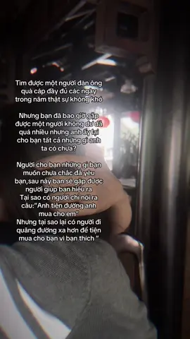 “Em nép mình bên Chàng, phú quý như Nữ Hoàng. Trong tay đã có trái tim anh như cả ngàn trâu báu. Biết thế gian xoay vần dẫu lúc gió mưa tới gần. Hãy chứng minh anh mãi xứng đáng với tình yêu em trao”