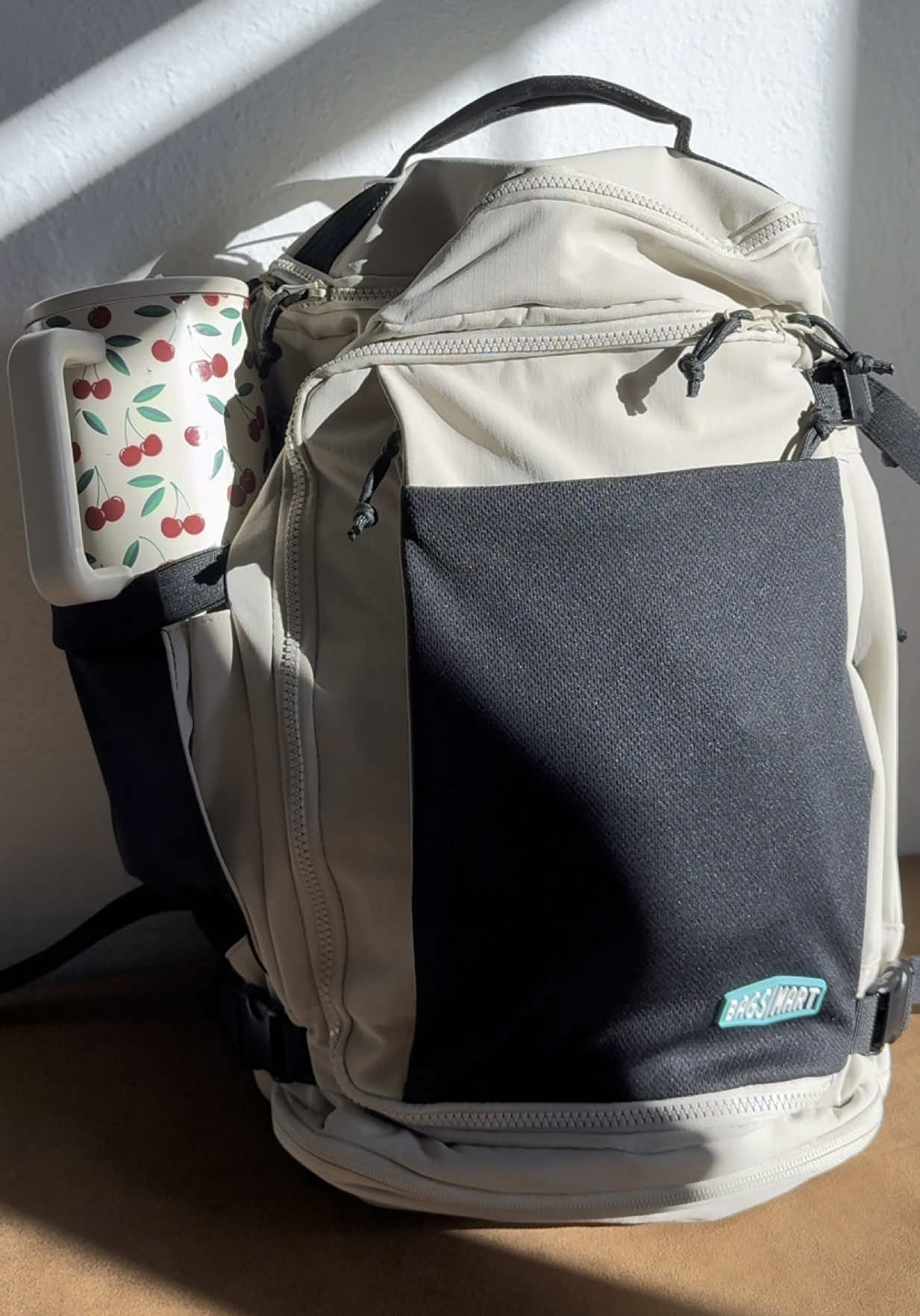 preparing for a roadtrip is easy with @BAGSMART travel backpack & travel cubes ☁️  #tiktokshopspringglowup #backpackfortravel #bagsmart #bagsmartspacesaver #backpack #packwithme #travel #hydrojug #converse 