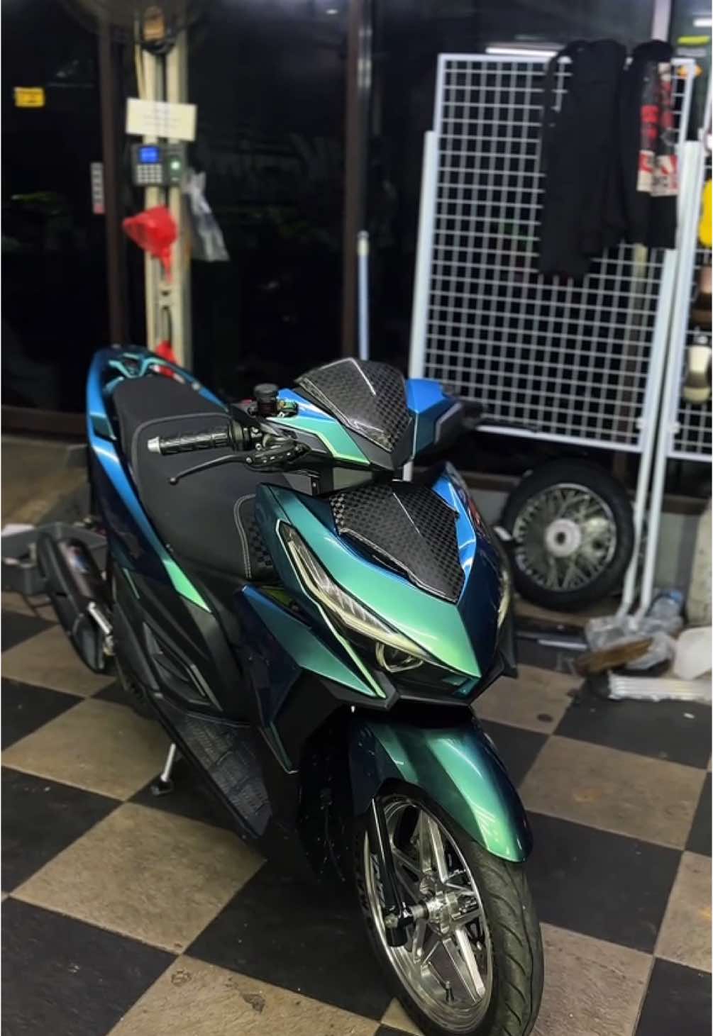 ILUSION ZADE BLUE VARIO LED OLD DONE🤙🏼 #klikpainting #vario #varioled #vario125 #varioled #vario125old #CapCut 