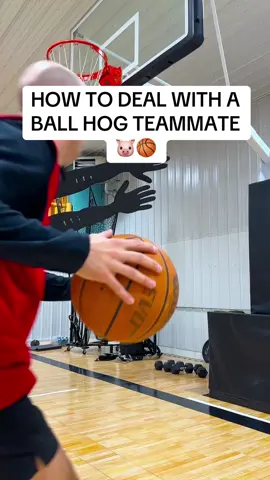 How to deal with a ball hog 🐷This is why A.I. will never takeover basketball 😅 Chat GPT not helping #basketball #basketballtraining #basketballdrills 