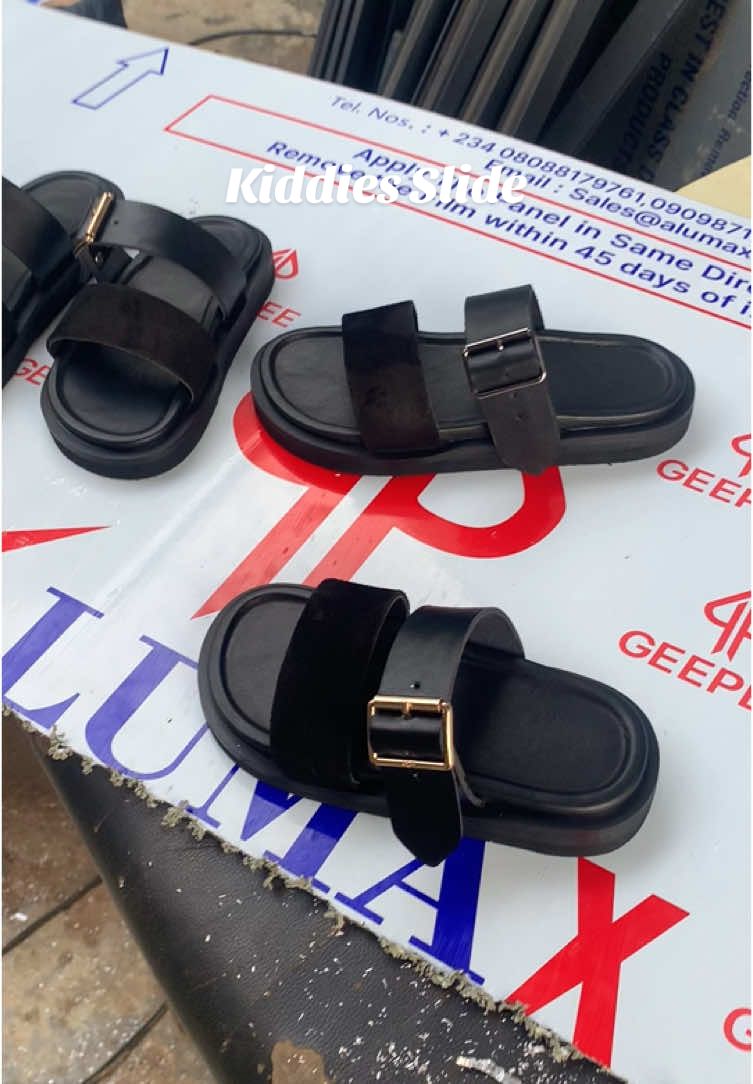 #handmade #handmadecraft #handmadefootwears #viralvideo #peller #handmadefootwearinabuja #handmadewithlove #goviral #handmadefootwearinenugu #handmadefootwearsinlagos #handmadefootwearsinowerri #fyp #virał #Ramadan2025 