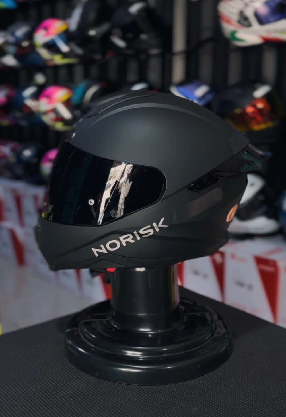 Norisk Preto fosco 🖤 . . #capacete #norisk #r15 #motos #fyp 
