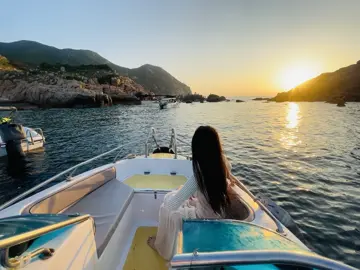 Ngồi trên cano chill chill bình minh đây nha 🏖️🥰 #vịnhvĩnhhy #tourvinhhy #xuhuong 