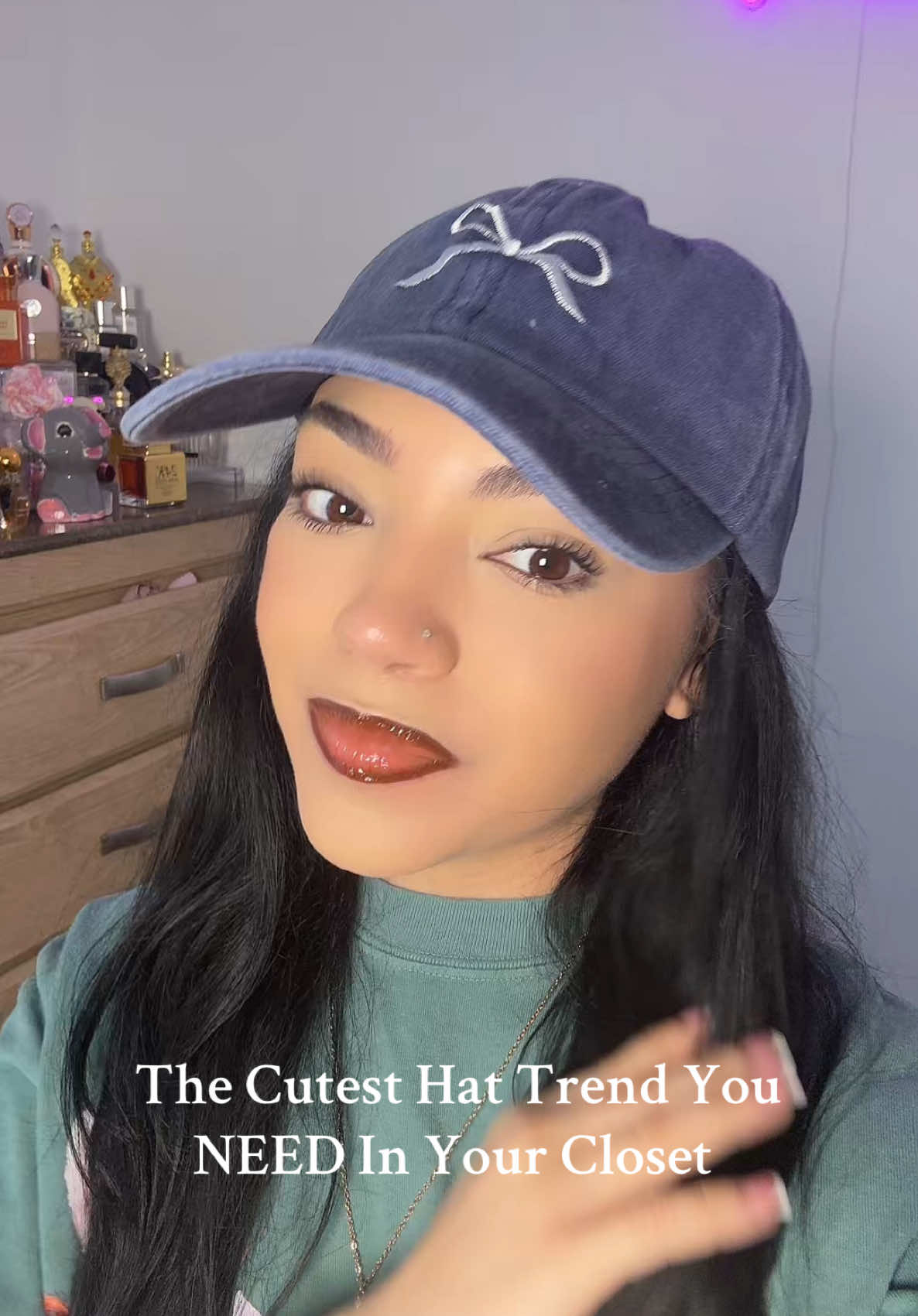 How cute & simple is hat is 🧢 #stylishhats #TrendyAccessories #CuteHats #bowaesthetic #MinimalistFashion #tiktokshopspringglowup #springglowup 