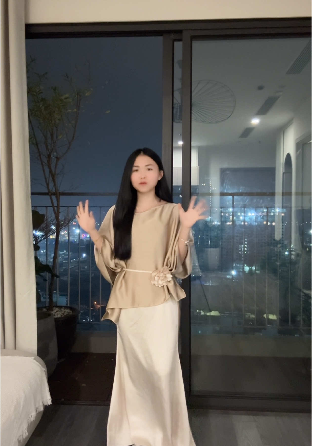 Trả lời @C  ྀིྀི độc lạ áo lụa #lila #weebuild #22etm 