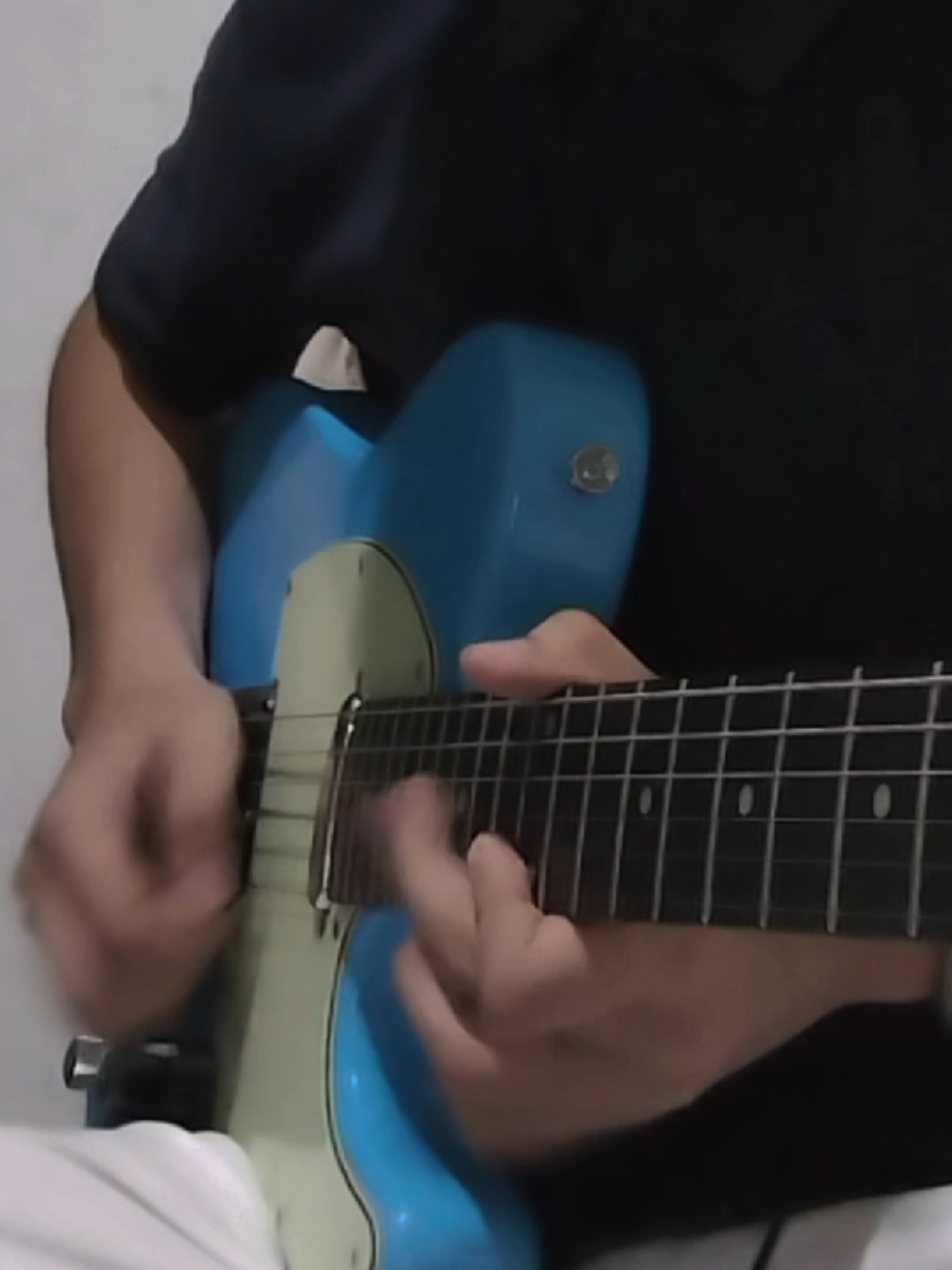 magbalikable #magbalik #aizzak #guitar #guitarsolo #philippines #pinoytiktok #philippinestiktok #fyp #electricguitar #guitartok #guitarra #guitarcover #callalily 