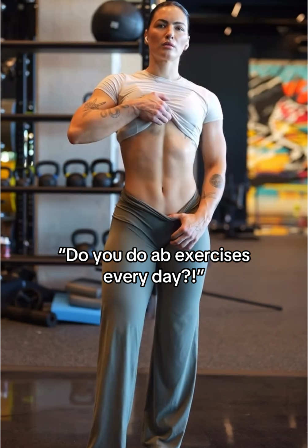 another reason not to be afraid to lift heavy sh*t 😉 #abworkouts #abs #coretraining #getstrong #strengthtraining #coreworkout 