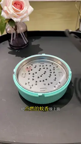 If you need to light mosquito coils in the summer, you can use this lightweight mosquito coil burner that is ash and scald-proof. It is safe and easy to use!! I really know how to buy good things to recommend🔥
