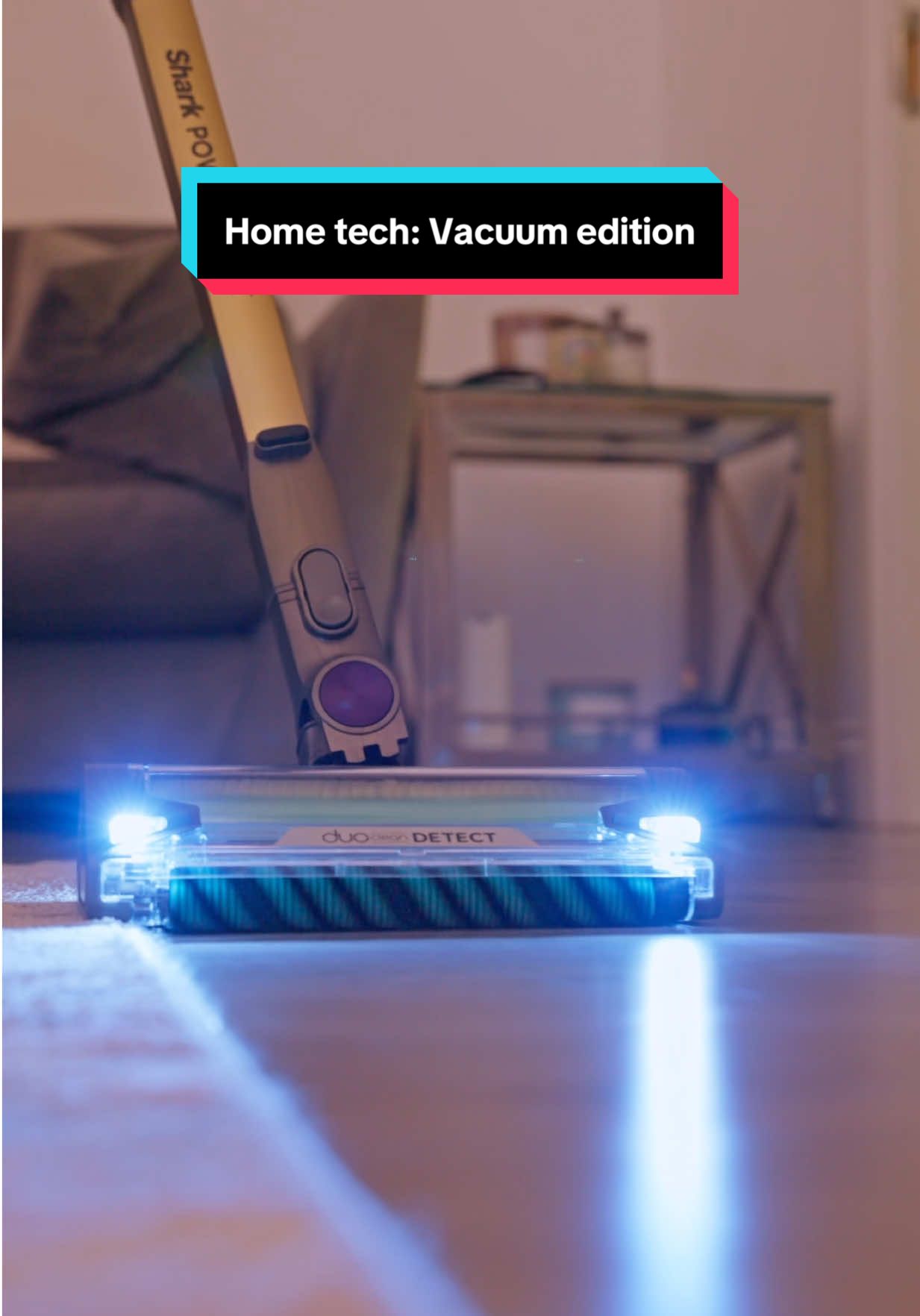 Testing out the Shark PowerDetect Clean and Empty Cordless vacuum, can it compete with the latest and greatest from @Dyson UK though? What do you think? Thanks to @Shark Home for sending out this product  #sharkhome #hometech #Tech #vacuum #cordlessvacuum  #shark #CleanTok #cleaning #cleanwithme 