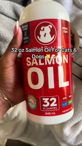 Salmon Oil works for both dogs & cats alike 🍣🐈 #salmonoil #cattok #veterinarian #vitalpetlife #coat #catloversclub 