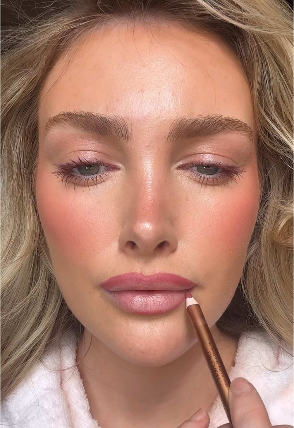 A pink feminine spring lip combo 🌷 Products used:  - Charlotte Tilbury Supersize Me Lip Liner  - Charlotte Tilbury Dancefloor Princess Lipstick #makeup #makeupinspo #mua #beauty #makeupexplorepage #charlottetilbury #grwm #lipliner #lipgloss #lipstick #liphacks #makeuptutorial #everydaymakeup #makeupinspo #cosmetics @Charlotte Tilbury 