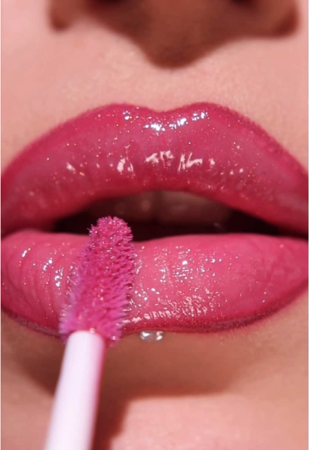#Spring vibes, anyone? 🌸 Our lip swatch queen @💄EVA💄 is serving the ultimate #pink #lipcombo, and we’re obsessed! 💖 Will you be recreating this stunning look? 💋 Visit us in-store and create your go-to combo! ✨ #KIKOMilano #makeup #beauty #glam #BeautyTok #viralmakeup #lipgloss #gloss 