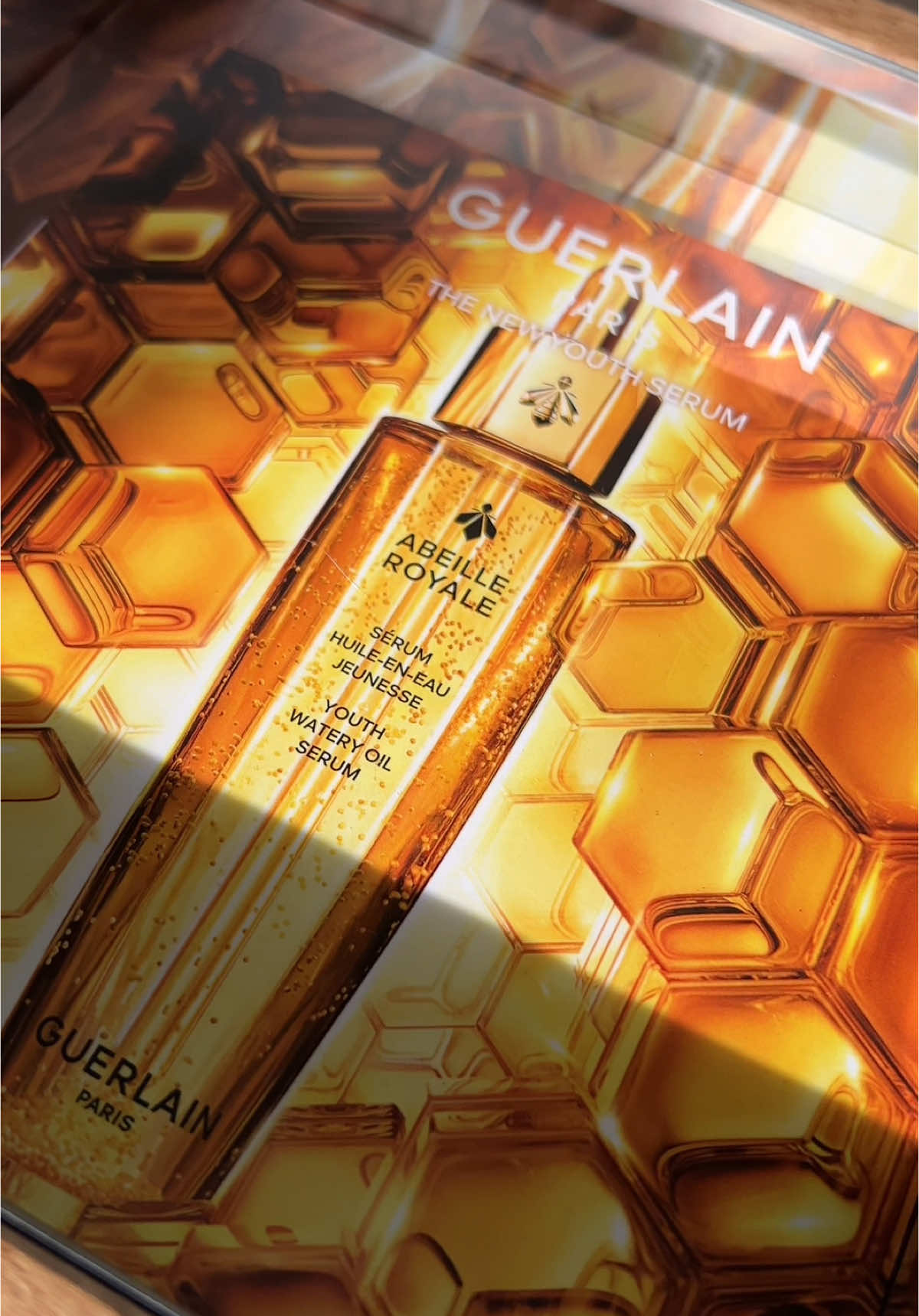 ✨ Age-defying luxury in every drop ✨ My skin is living its best life with the Guerlain Abeille Royale Youth Watery Oil Serum—a perfect blend of the richness of an oil, the freshness of a lotion, and the power of a serum. Infused with Black Bee Honey and exclusive Royal Jelly, it delivers deep hydration, radiance, and a silky-smooth glow. From the first drop, my skin feels plumper, firmer, and more luminous—as if kissed by golden honey. ☀️🐝 Have you tried this skincare treasure yet? #AbeilleRoyale #GuerlainBeauty #LuxurySkincare @Guerlain 