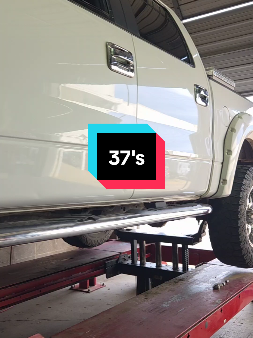 #cars #truck #trucks #cartok #carsoftiktok #trucktok #trucksoftiktok #car #4x4 #4x4offroad #automotivetechnician #automobile #automotive #37s #ford #mudlife #mudtires 