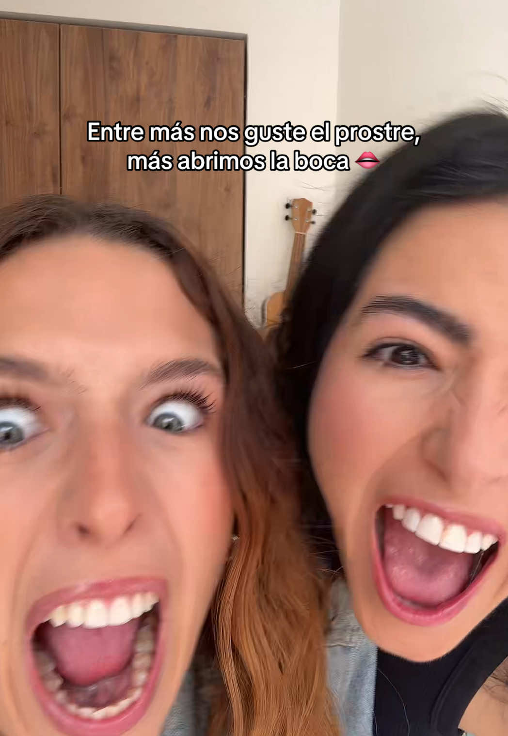 Hasta para elegir postre nos ponemos de acuerdo😮‍💨😮‍💨 cual es el fav?? #parati #novias #wlw #postre #lgbt🌈 #novias🏳️‍🌈 #humor #lol #brownies #funny #couples 