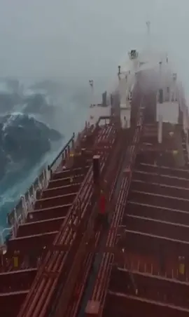 Atlantic ocean Big Ship is very dangerous 😱😱#northsea #sea #waves #foryoupage #viralvideo 