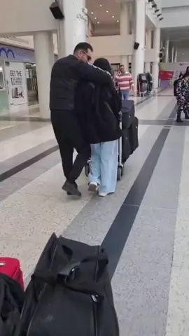 🥺💔 #fyppppppppppppppppppppppp #fypage #الشعب_الصيني_ماله_حل😂😂 #foryoupageofficiall #foryoupage❤️❤️ #Love #couple #montreal #follow #tiktokviral #longdistancerelationship #travel #سفر #مسافات #rafichaririinternationalairport🇱🇧 #dubai🇦🇪 #missyou 
