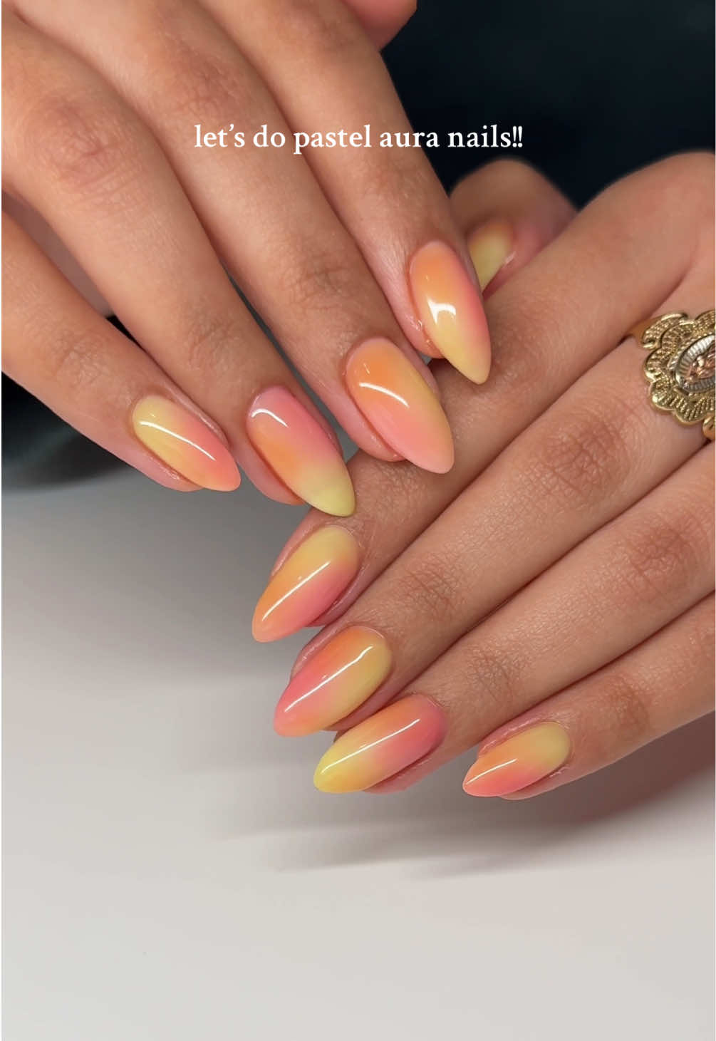cutest spring nails!!🌸🌞✨  #springnails #trending #shortalmondnails #fyp #summernailinspo #auranails #naturalnails #luminary #nailinspo #creatorsearchinsights #ombrenails 