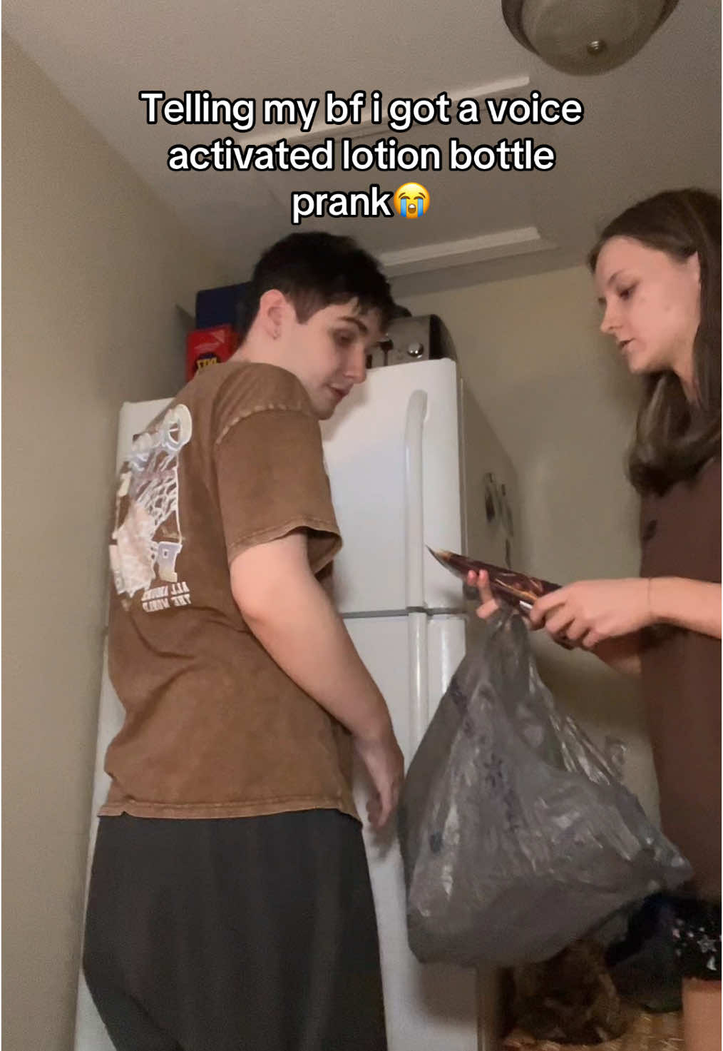 His reaction😂 #fyp #couple #couplecomedy #viralvideo #prank #couplepranks 