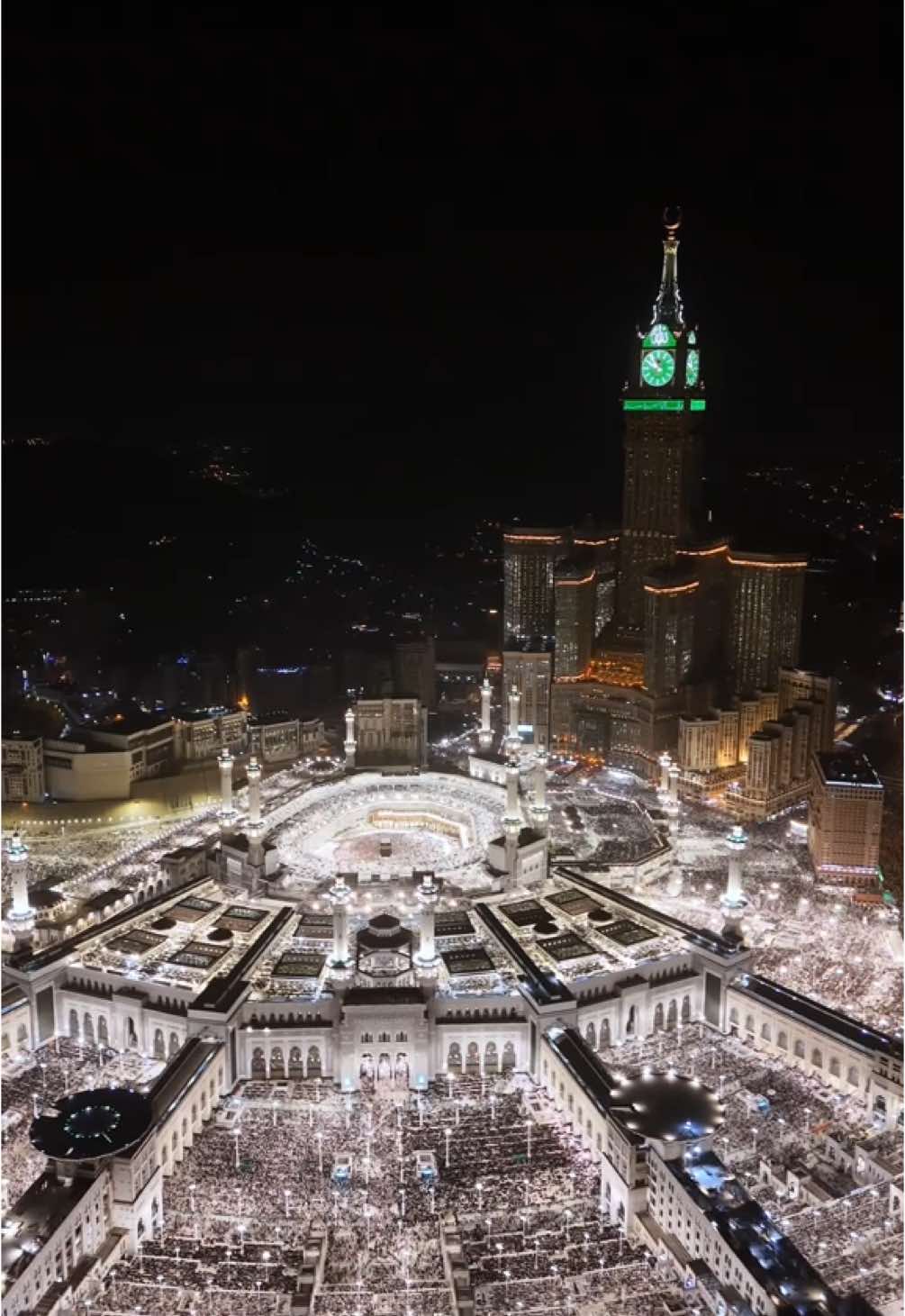 تصويري للحرم المكي وبرج الساعة والتوسعة الجديدة #ليلة_القدر #رمضان #مكة #مكة_المكرمة #الحرم_المكي #مكه #رمضان_يجمعنا #رمضان_كريم #رمضان2025  #ليلة_القدر_خيرا_من_الف_شهر #قران #تلاوة_خاشعة #بندر_بليلة #اكسبلور #اكسبلورexplore #تيك_توك #السعودية #جدة #الرياض #quran #ramada #ramadan2025 #fyp #foryou #foryoupage #viral #viralvideo #viraltiktok #video #makkah #makkahmadinah🕋 #makkah🕋 #muslim #jeddah 