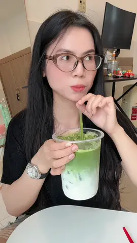 Ý là nó tốt hơn uống cf với trà sữa á mấy bà . Uống đã khát nữa ngày nào tui cũng 1 lít )) #matchalatte #botmatchacozy #matcha 