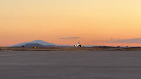 DC10 take off