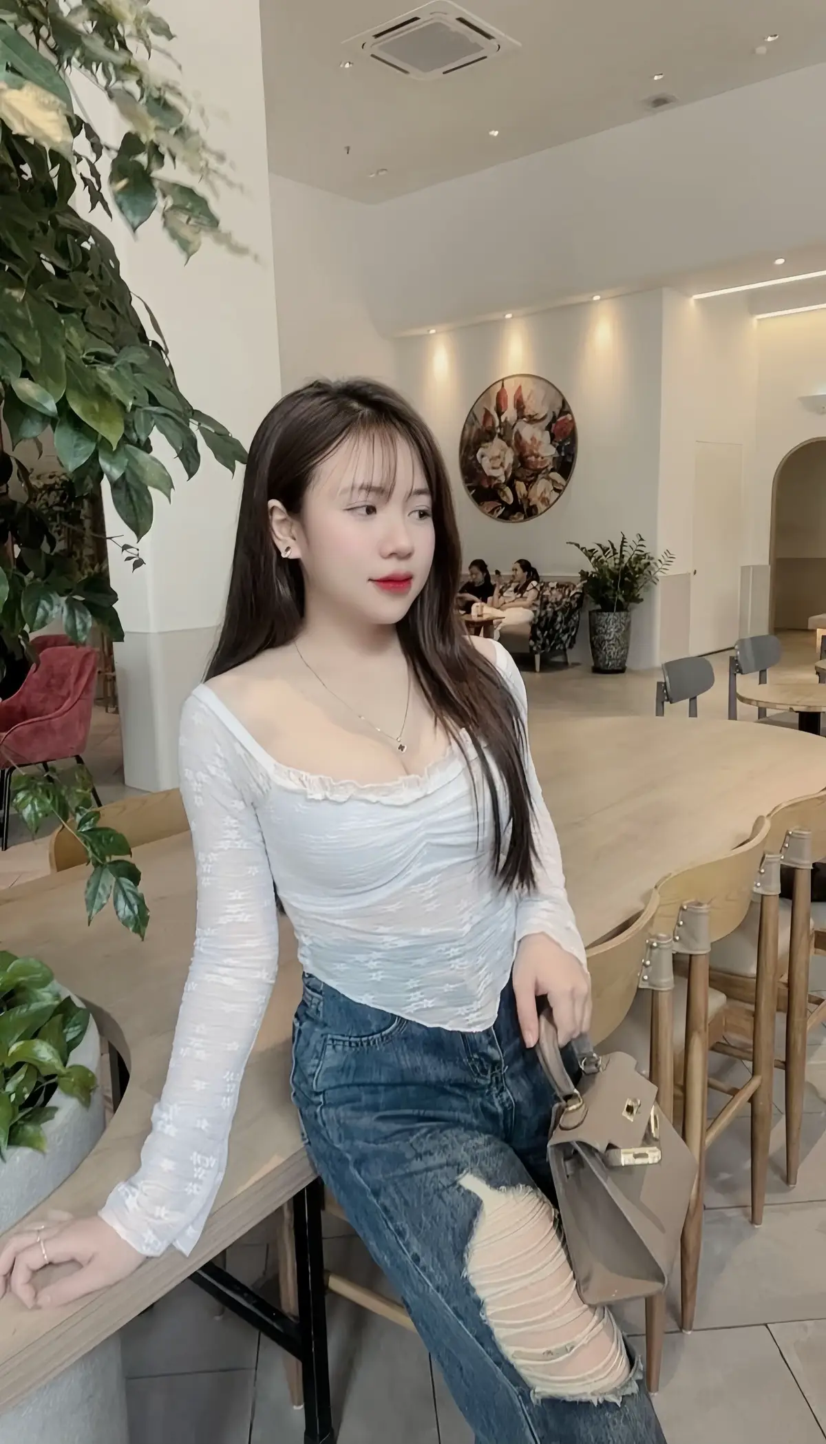 Lớn rồi, cứ sống đúng. Không sống sai là được, đừng sợ mất lòng. Đời mình mình sống, miệng người người nói. Có đôi khi mình sống tốt với người ta quá, sống vì người ta quá, lại chẳng ai xem mình ra gì....#xuhuongtiktok 