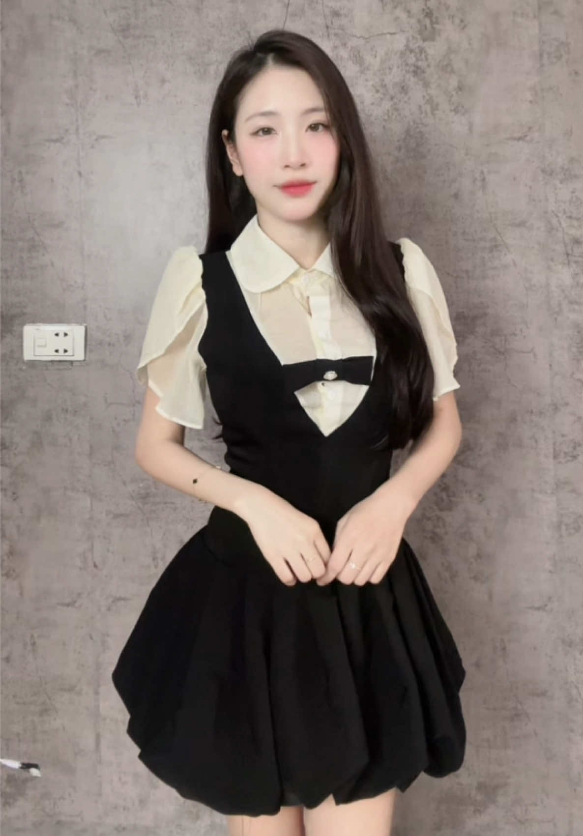 Bà nào sắp tới đi tiệc tham khảo ngay em váy này cho tui #vaynu #vaynuxinh #linhphuongreview2 #review #xybca #vayxinhsangchanh #phoidoxinh #fashiontiktok #shopping #fyp #vaythietke 