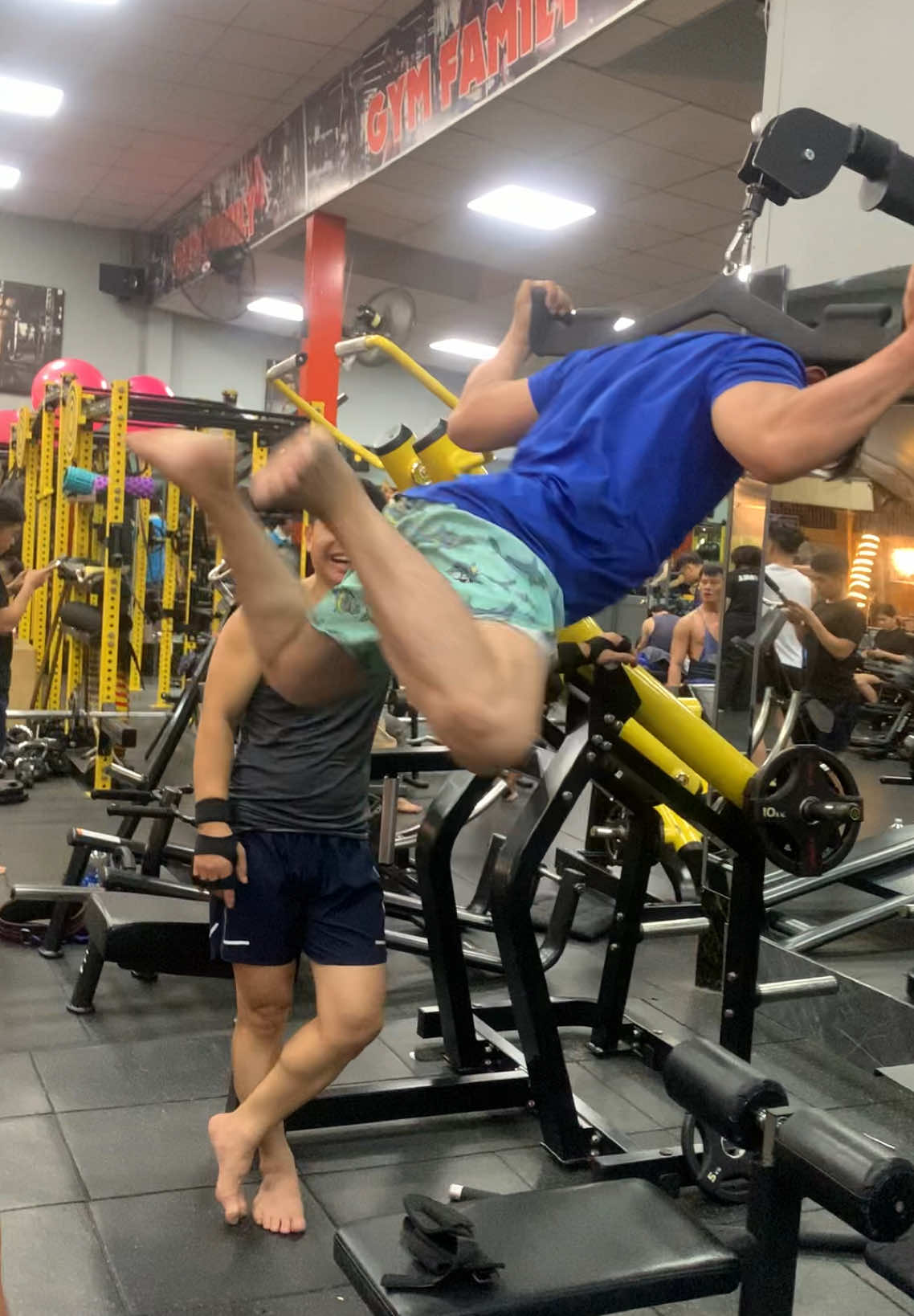 Đóng 350k phải tập cho chất lượng 😂😂😂#gym #GymTok #gymfunny #funnymoments 