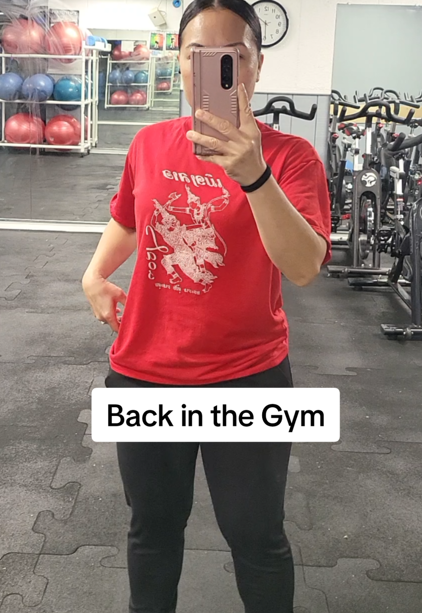 So I'm back in the gym and since I feel weird recording in the gym, then here's the usual mirror post, 🤣 It might change depending on how many people are there.  #fitnessmotivation  #fitover40  #gymhumor  #gymmom 