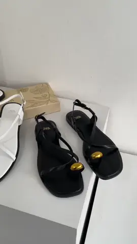 Yang kmrn keabisan dah restock nie..buruan yaa limited edition#zarashoes #zara #zarahaul #sandalzara #sandal #sandalwanita #sandaltali #creatorsearchinsights #xyzbca #fyp 