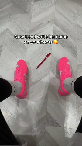 FOCUSED 🐺 #footballplayer #footballtiktok #football #Fypシ゚viral #Viral #Fy #ForYou #FootballCleats #SoccerStyle #fypシ #NikeFootball #FYP #goviral #Nike #Vapor16 #MercurialVapor16 #Link in bio 👀 #viralvideo #viraltiktok #viral?tiktok🥰 #FootballBoots #NikeSuperfly #NikePhantom #gx #phantom #EliteFootball #BootsDubai #FootballEssentials #PrecisionControl #FootballBoots