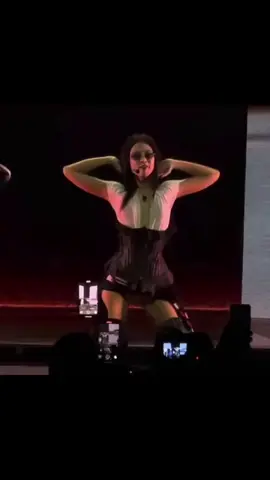 #jennie #blackpink #emiliamernes #xzycba #2025 #greenscreen #noflop #lyrics_songs #brat #
