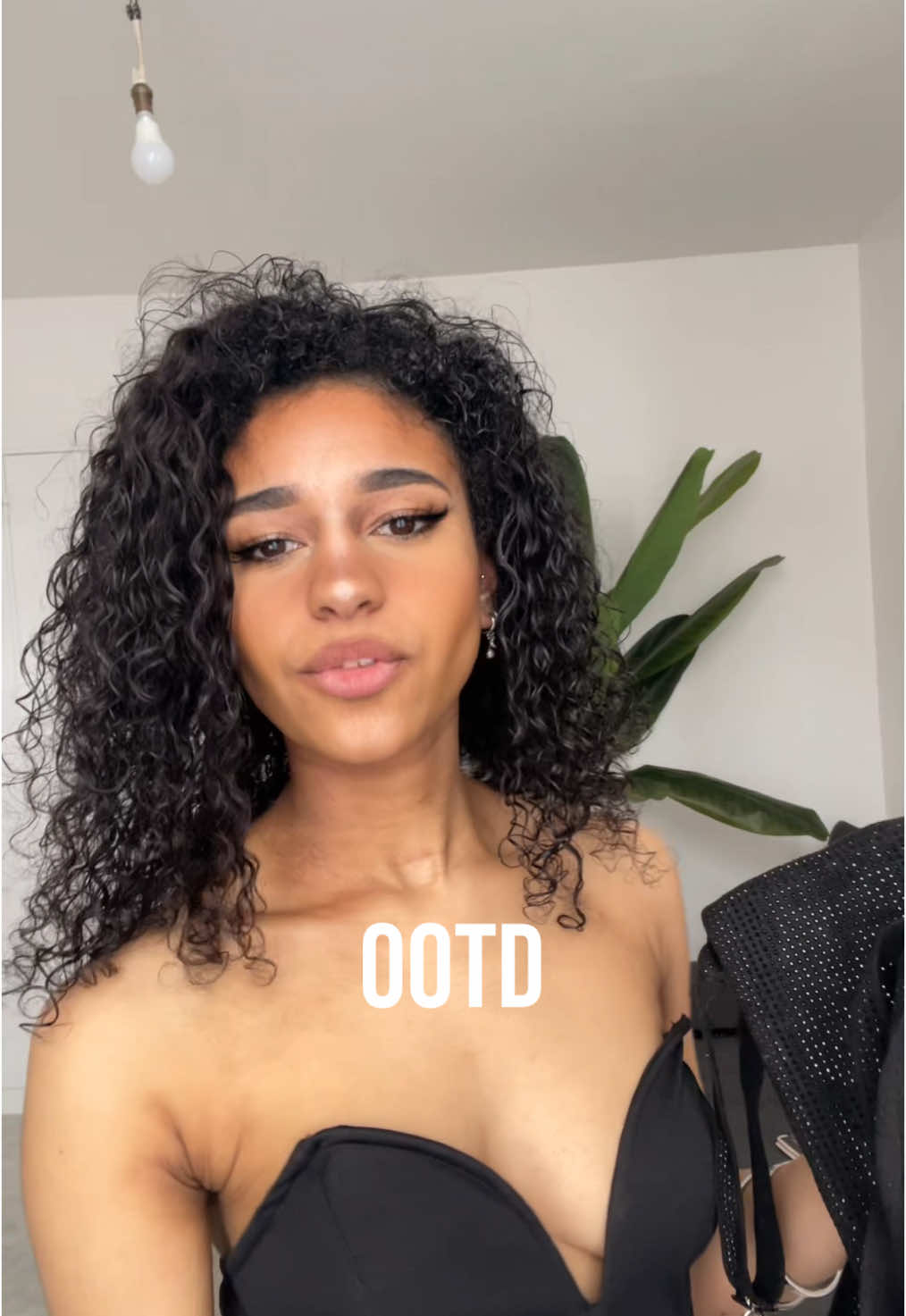 avec les bottes de star 🤭💗 ##outfitinspo #springoutfit #OOTD #onshabilleensemble #10k #girlssupportgirls #zaraoutfit #zarahaul 