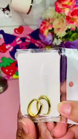 Elevate your style with these sleek, simple hoop earrings. Perfect for any occasion! 💎✨ #S925Silver #MinimalistJewelry #SilverEarrings #HoopEarrings #SimpleStyle #FashionEarrings #PiercingStyle #JewelryAddict #MinimalistLook #TrendyJewelry #S925Silver #SmallHoops #EverydayJewelry #SilverLovers #EarringGoals