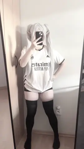 bouncy thighs are my fav  #frierencosplay #frierenbeyondjourneysend #frieren #frierenanime #frierencosplay #frierenmanga #frierenxhimmel 