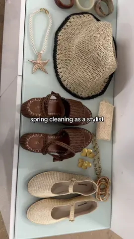 tried to organize aesthetically and quickly failed 😩😩😩 #stylistproblems #stylistlife #springcleaning #shoehaul #organization 