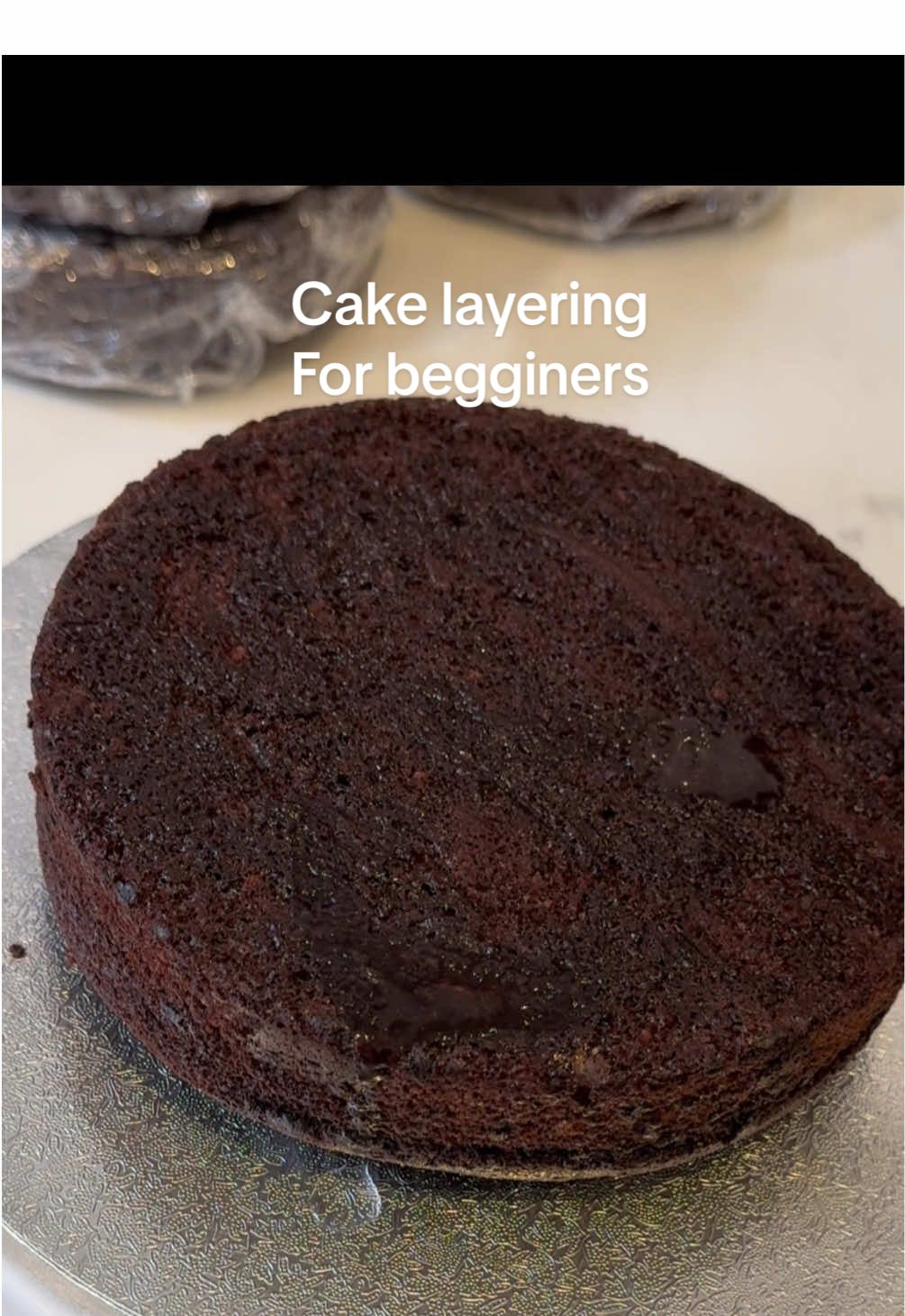 CAKE LAYERING FOR BEGGINERS 😍/choclate cake#tips #tutorial #foruyou #buttercream #halfbirthday #birthday #funnytiktok #butter #chocolate #choclatecake 