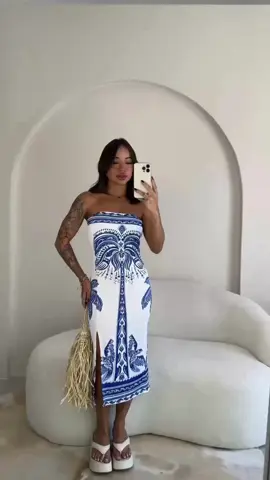 Siga nossa página, que sigo de volta - O Vestido Feminino Estampado Luxo Tomara Que Caia com Fenda Mídi Ribana é a escolha perfeita para quem busca elegância e sofisticação. Sua modelagem moderna, com fenda e tomara que caia, valoriza a silhueta, enquanto a estampa vibrante traz um toque de personalidade. Ideal para eventos especiais, combina conforto e estilo com classe. Link: https://s.shopee.com.br/6pmvZSJaII  #mulher #homem #poderosa #empoderada #presente #amor #academia #saúde #beleza #romance #amor #paixão #charme #estilo #classe