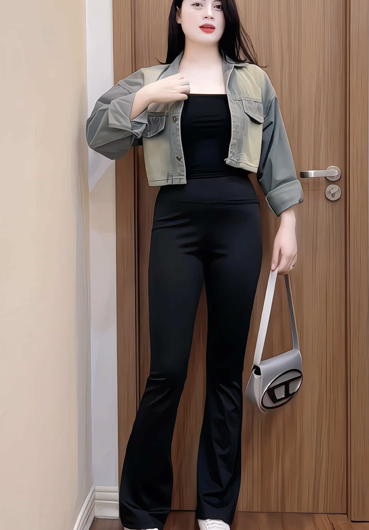 Quần Legging Su Đúc ống loe #quanlegging #quanleggingnu #quanleggingnucapcao #quanleggingongloe #thoitrangnu #mặcđẹpmỗingày #xuhuong 