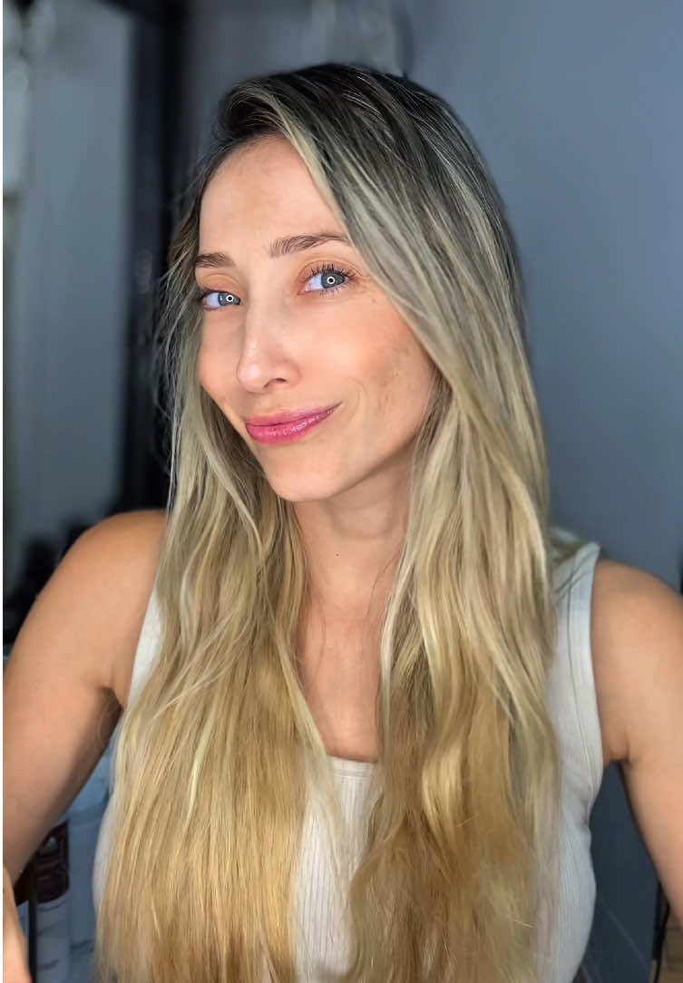 ✨ ¿CÓMO APLICAR EL SÉRUM DE LA MANERA CORRECTA? ✨ La forma en la que aplicás el sérum puede marcar toda la diferencia en el resultado. ❌ Errores comunes: 🚫 Usar demasiada cantidad – ¡Menos es más! 🚫 Aplicarlo en la raíz – ¡Grasa asegurada! 🚫 Colocarlo directamente sin distribuir – Puede saturar el cabello. 🚫 Frotar los mechones – ¡Solo genera frizz! 💖 Lo que más amamos del Sérum Karseell: ✔ Brillo intenso y duradero. ✔ Protección térmica hasta 230°C. ✔ Control del frizz sin apelmazar. ✔ Hidratación profunda y reparación. #HairCare #AceiteDeArgán #BrilloIntenso #FrizzControl #ProtecciónTérmica #CuidadoCapilar