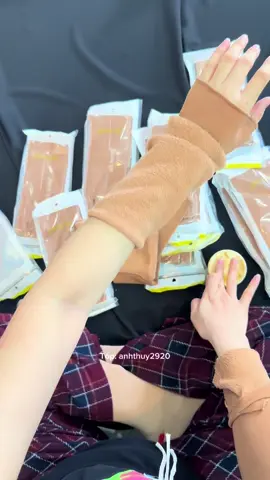 Ống tay ủ kem, ống tay lông nhung, ống tay chống nắng #ốngtayukemanhthuy #ốngtayủkem #ốngtaylôngnhungủkem #ôngtaylongnhung 